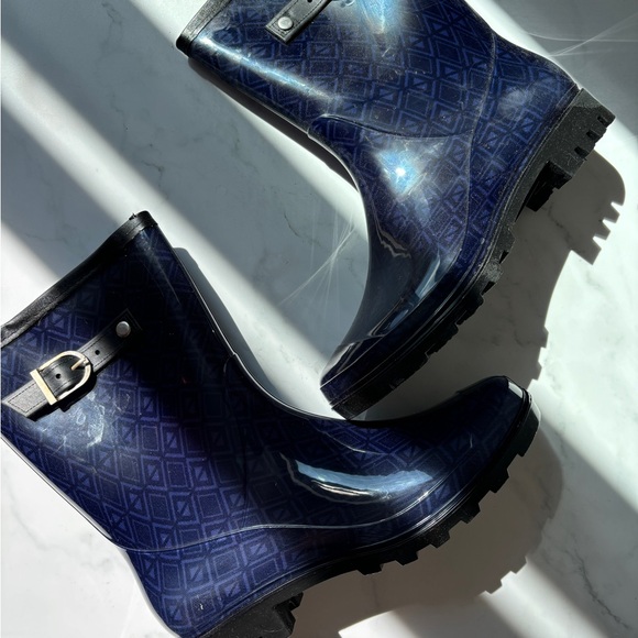 Capelli Rainboots, size 8 NWT - Picture 2 of 4